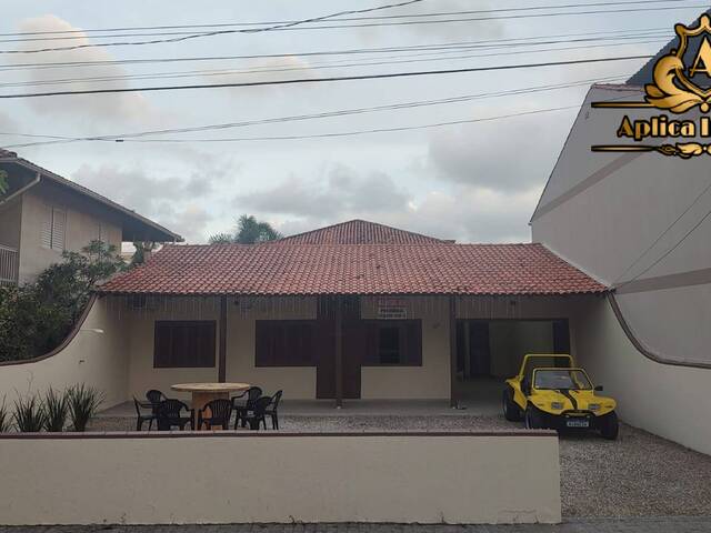 #1155 - Casa para Venda em Navegantes - SC