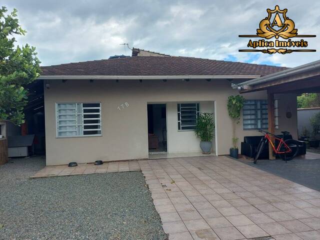 #1261 - Casa para Venda em Navegantes - SC