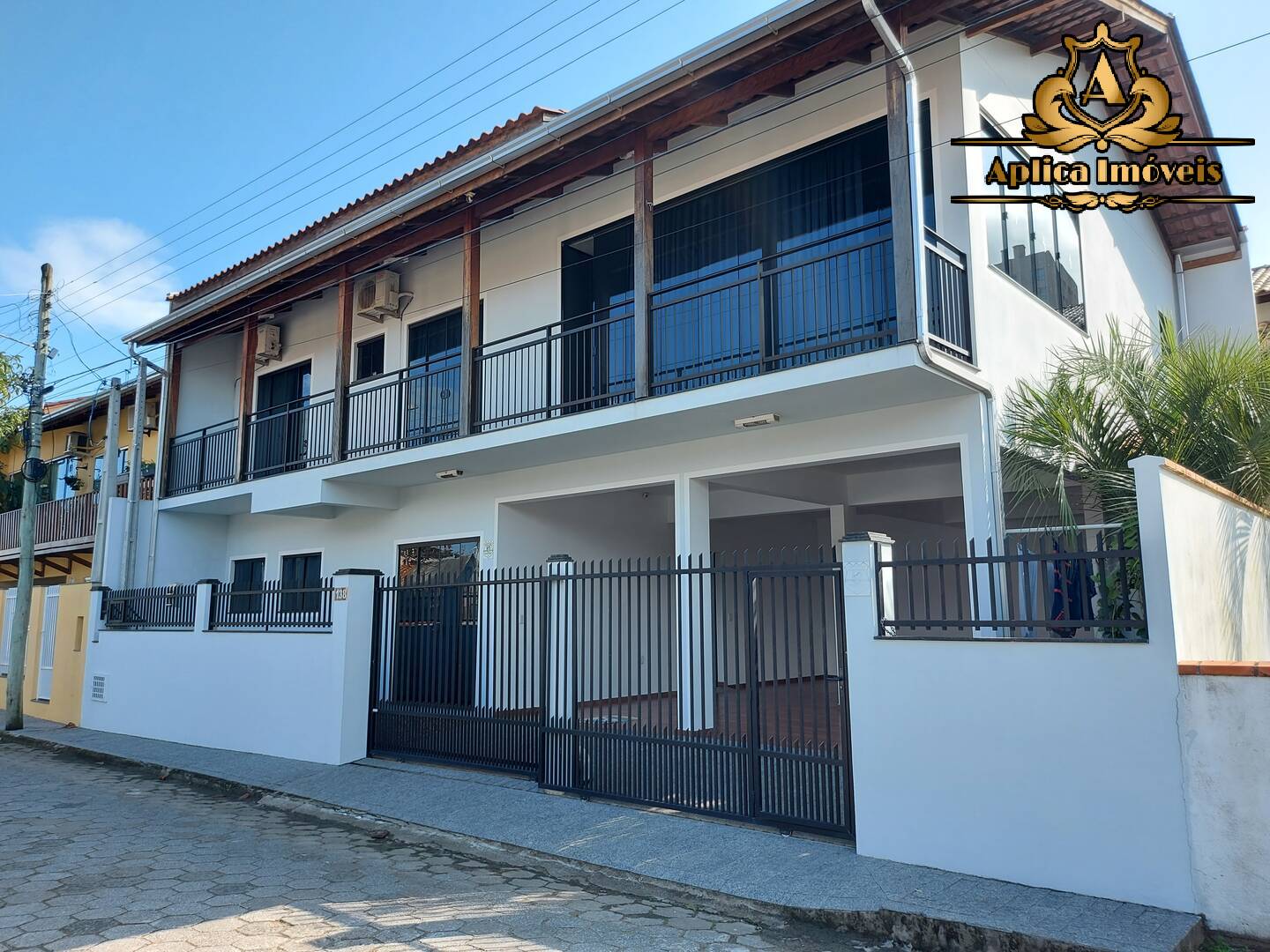 Casa à venda com 5 quartos, 150m² - Foto 1