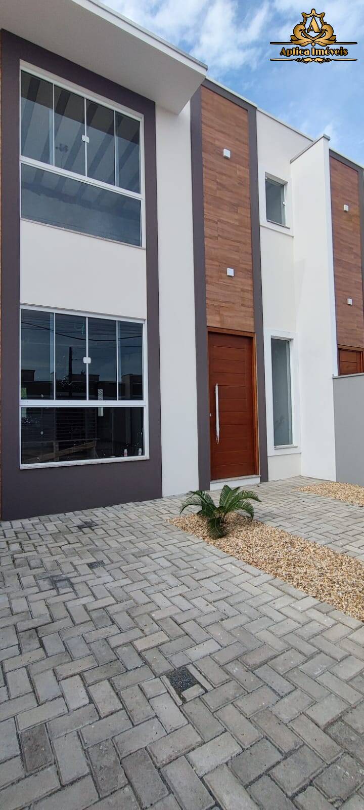 Casa à venda com 3 quartos, 100m² - Foto 2