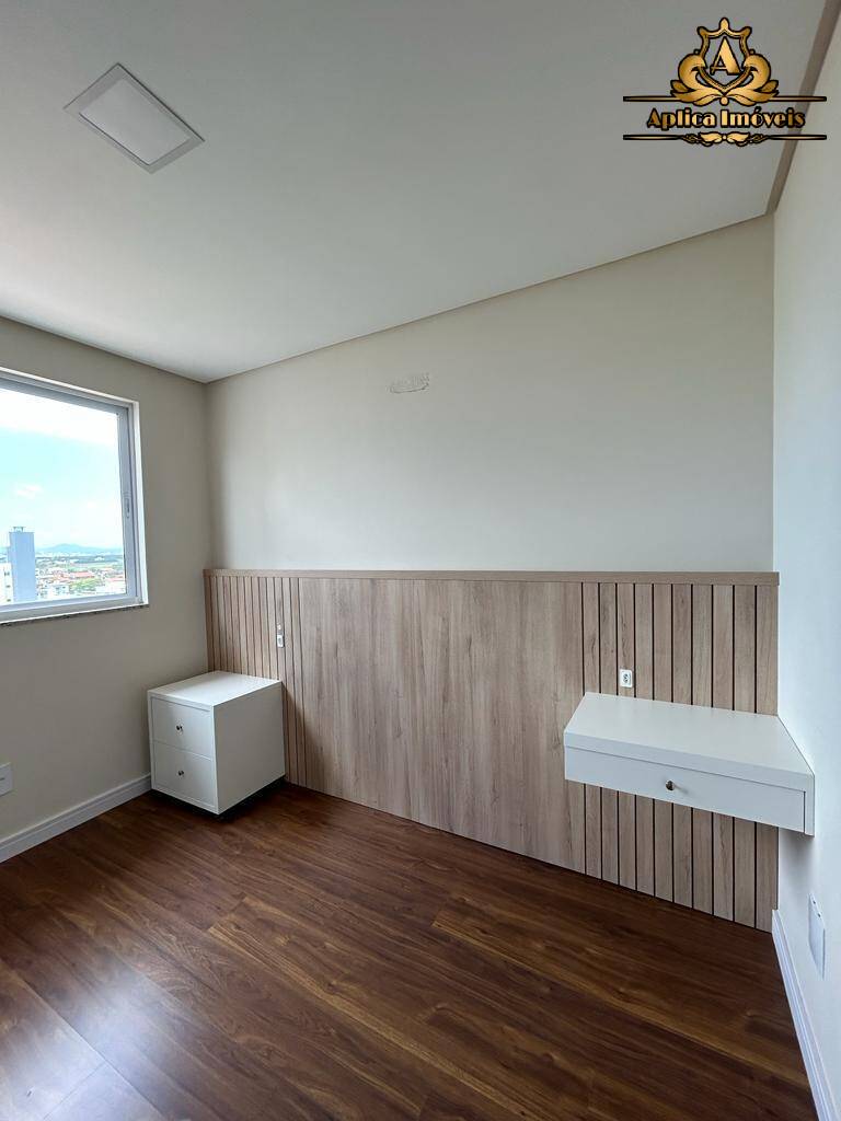 Apartamento à venda com 3 quartos, 157m² - Foto 11