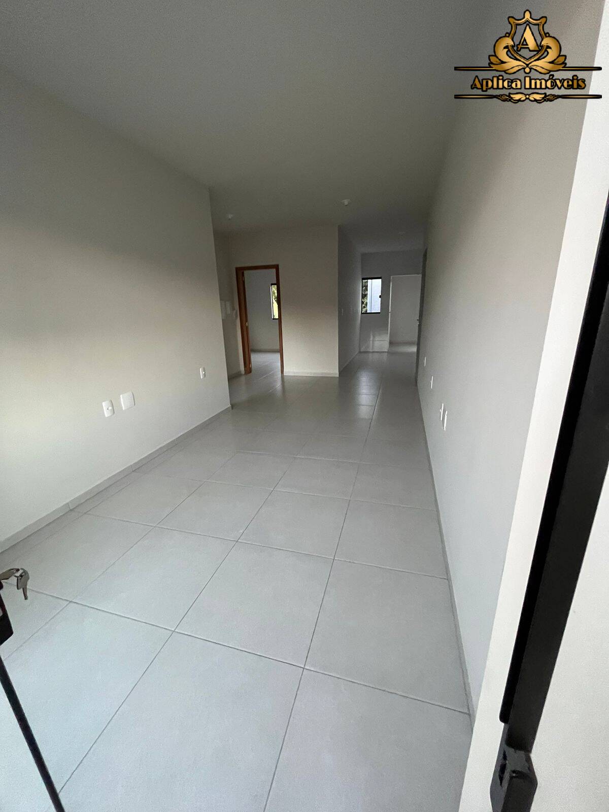 Apartamento à venda com 2 quartos, 70m² - Foto 2