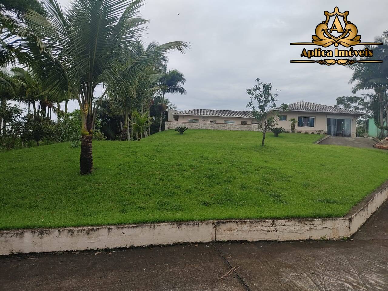 Fazenda à venda com 4 quartos, 180m² - Foto 1