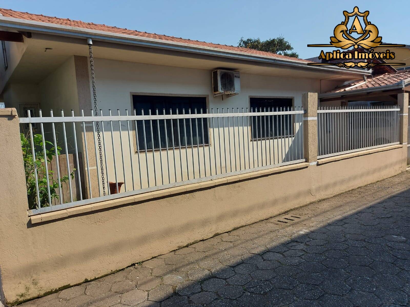 Casa à venda com 3 quartos, 90m² - Foto 4