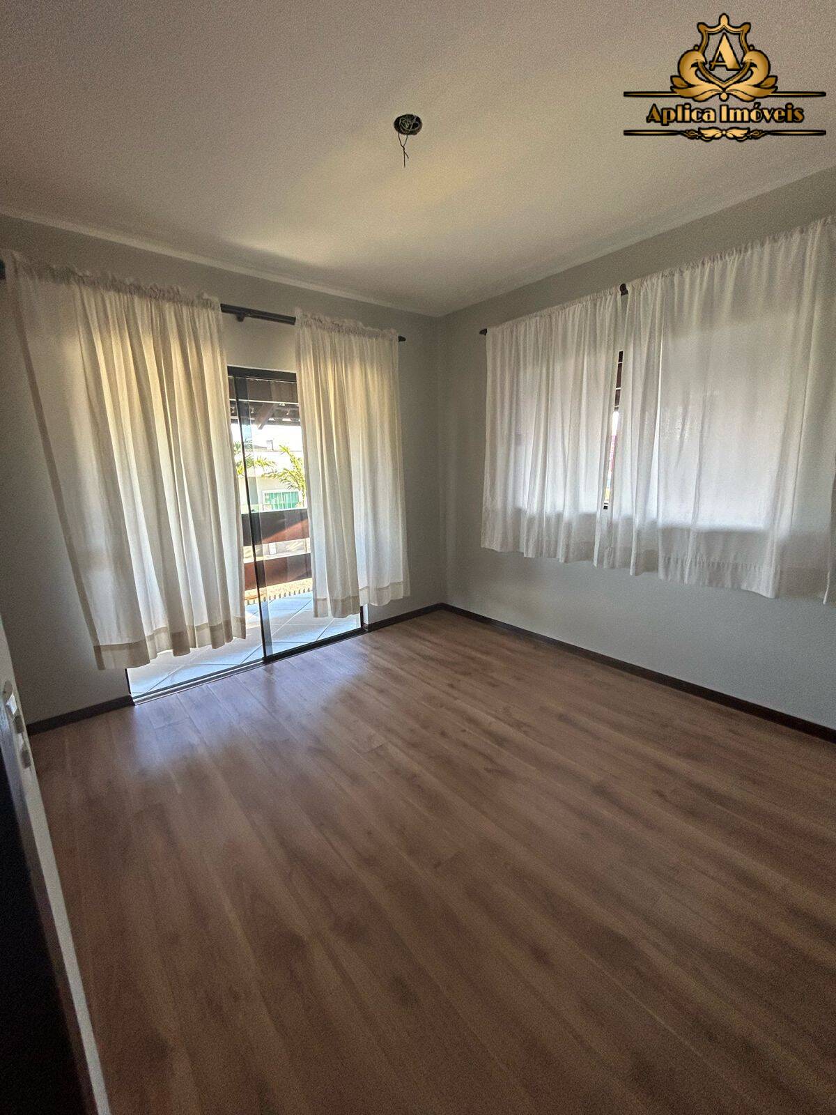 Casa à venda com 3 quartos, 268m² - Foto 17