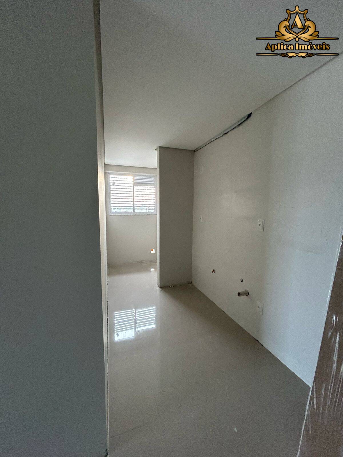 Apartamento à venda com 2 quartos, 70m² - Foto 6