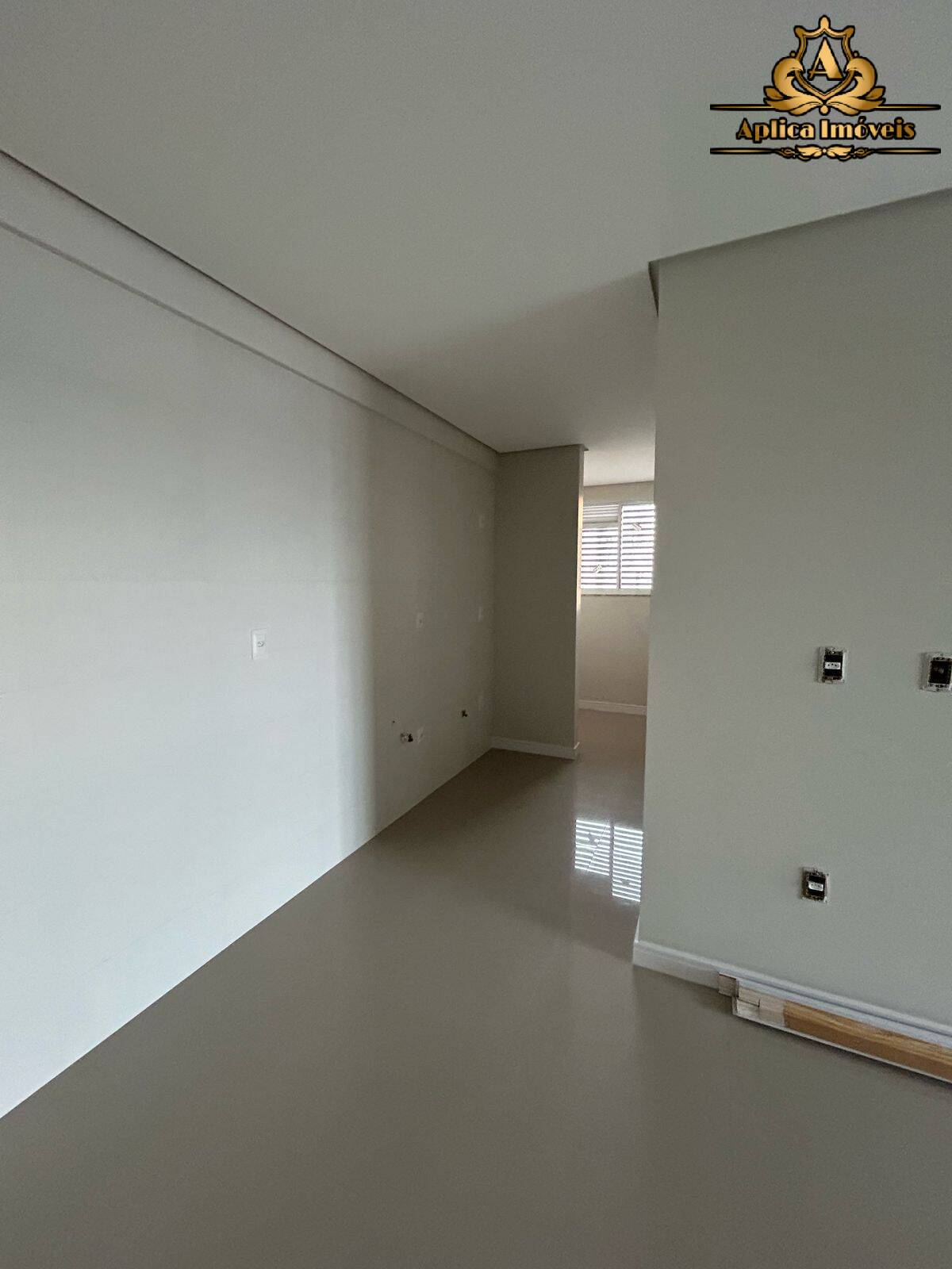 Apartamento à venda com 2 quartos, 70m² - Foto 4