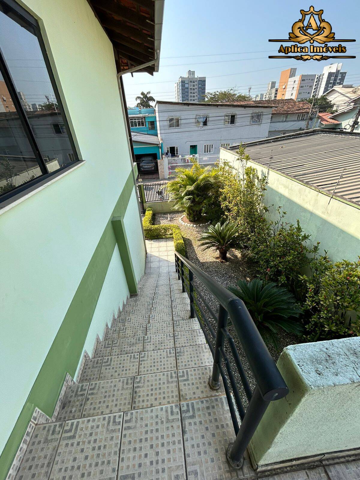 Casa à venda com 4 quartos, 275m² - Foto 4