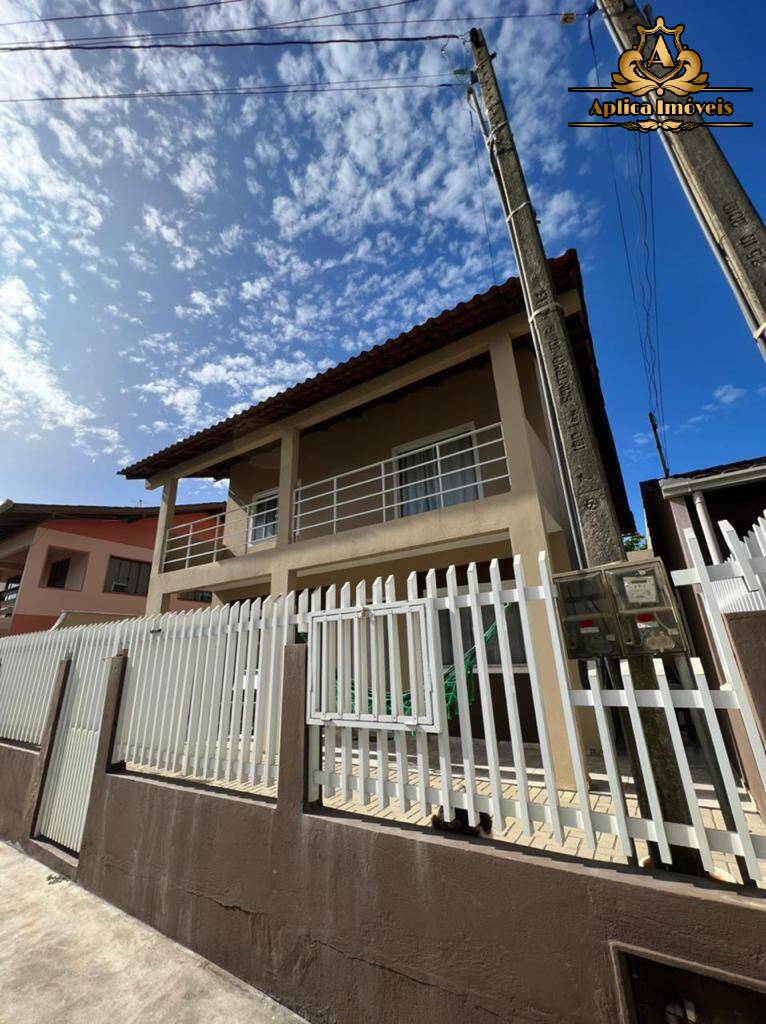 Casa à venda com 6 quartos, 170m² - Foto 2