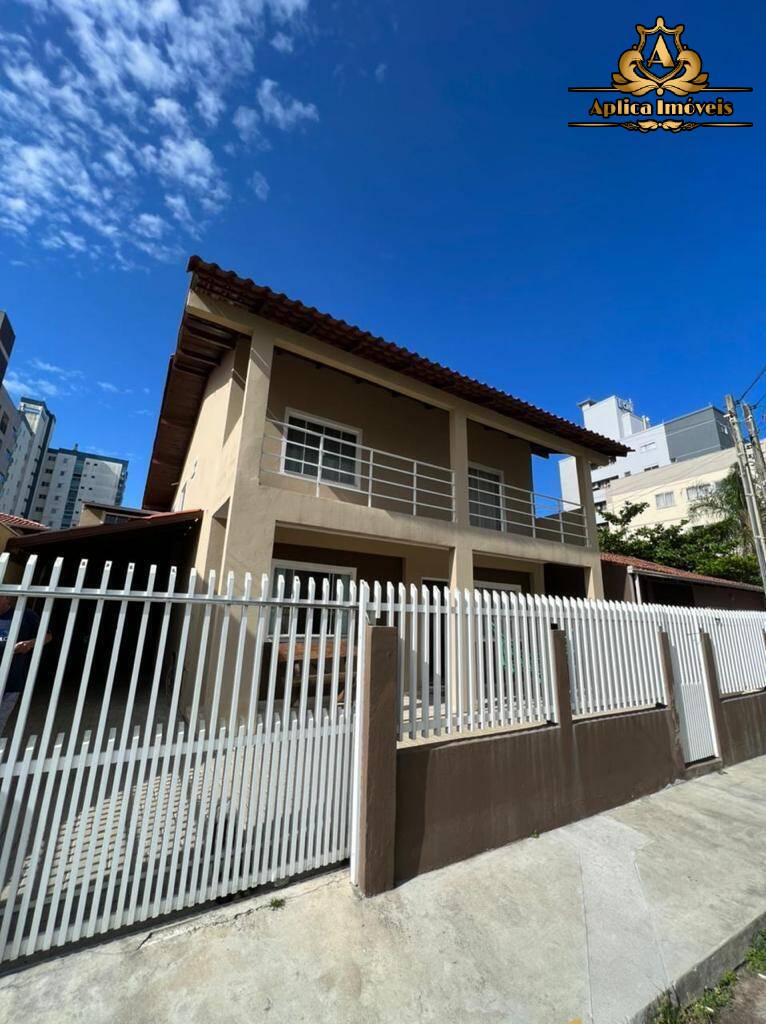 Casa à venda com 6 quartos, 170m² - Foto 7