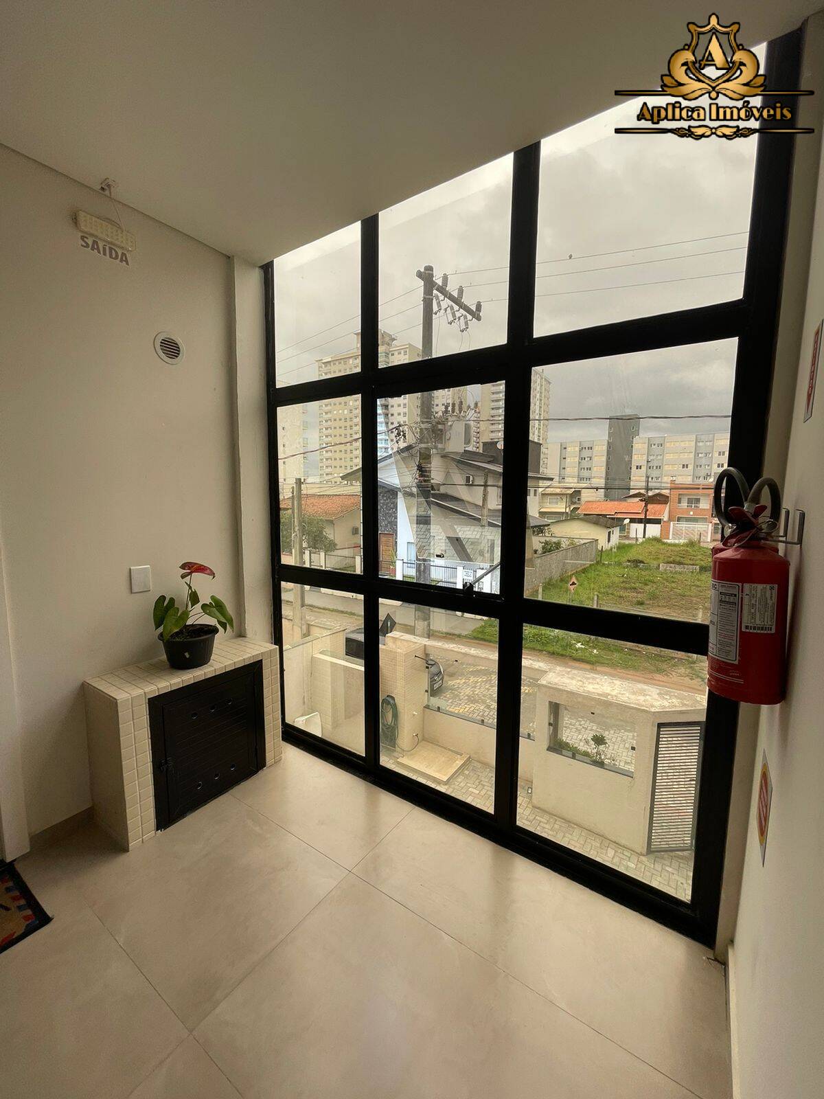 Apartamento à venda com 2 quartos, 70m² - Foto 3