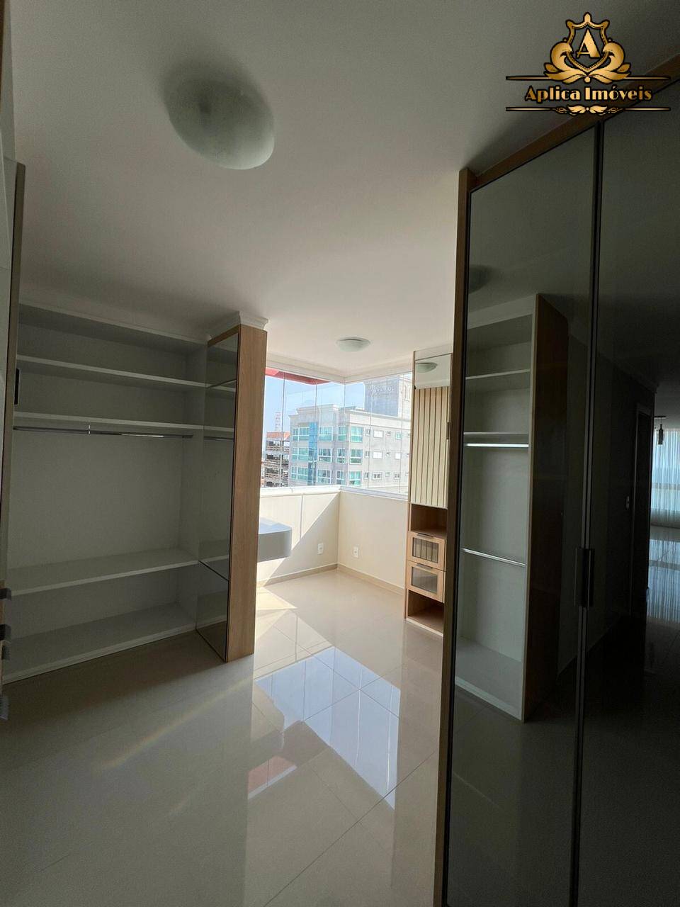 Apartamento à venda com 3 quartos, 244m² - Foto 6