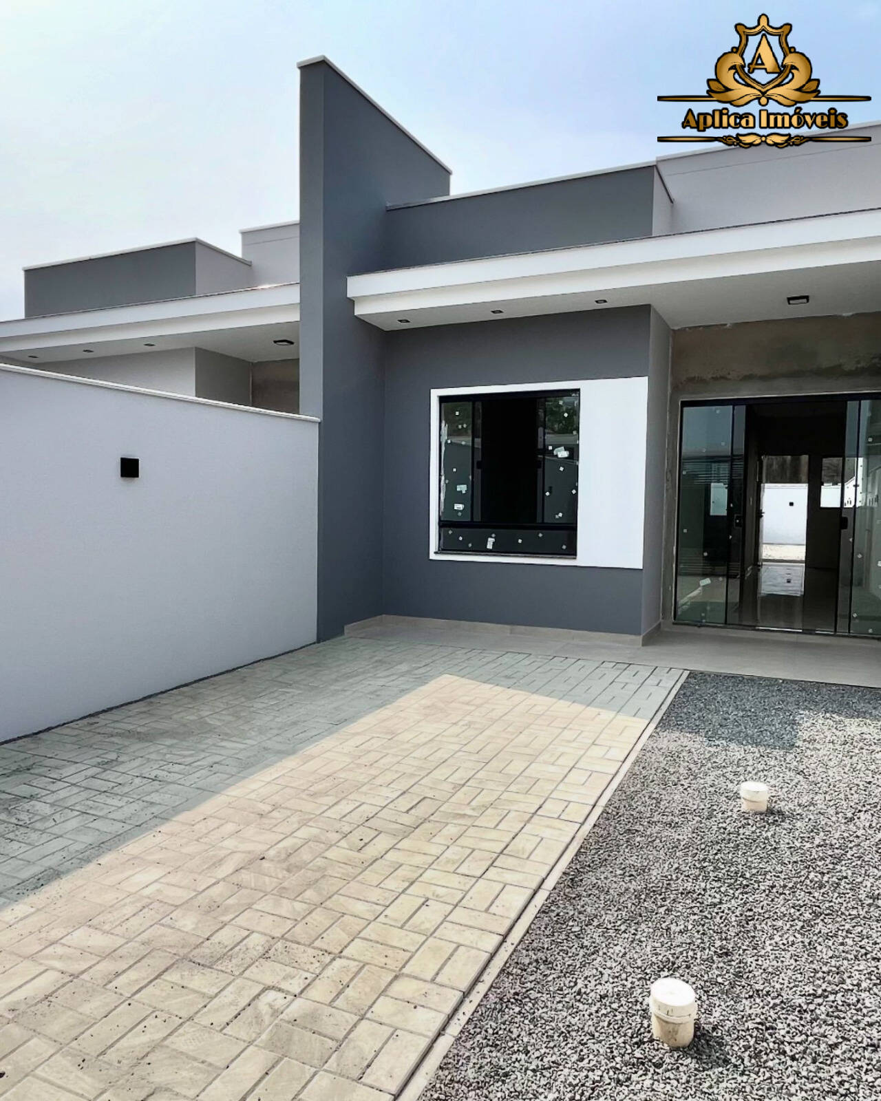 Casa à venda com 2 quartos, 54m² - Foto 1