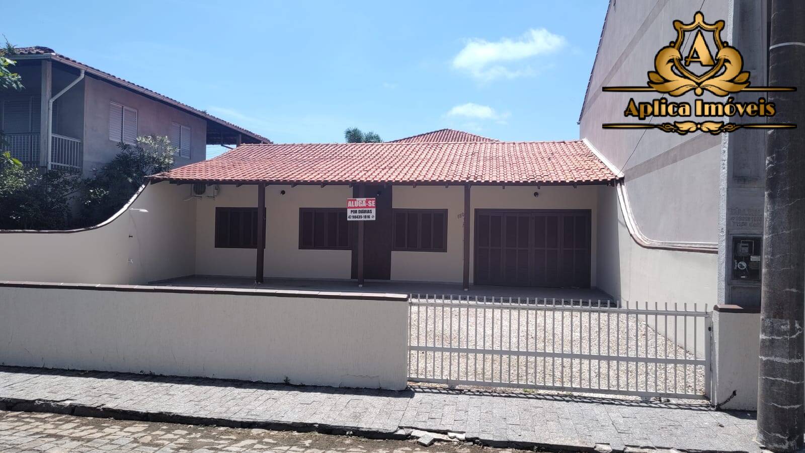 Casa à venda com 3 quartos, 140m² - Foto 2