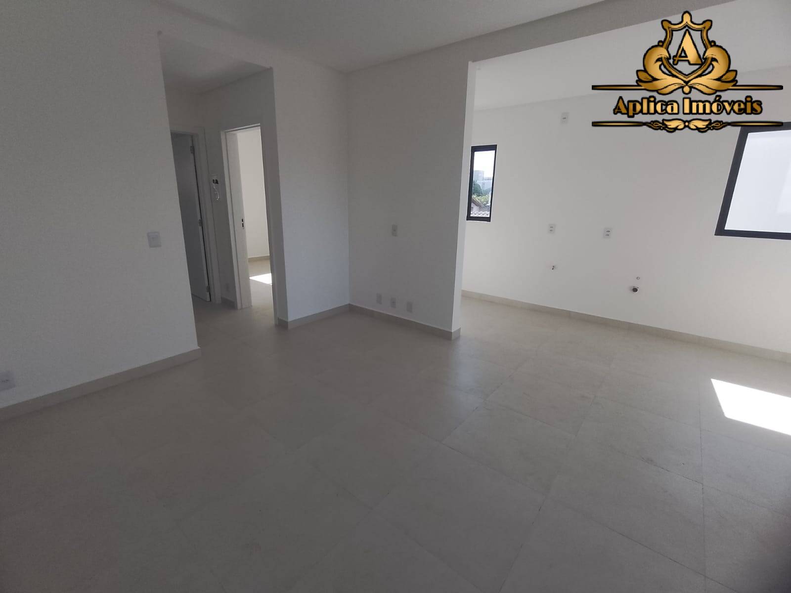 Apartamento à venda com 2 quartos, 63m² - Foto 3