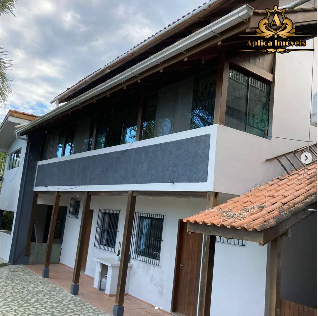 Casa à venda com 4 quartos, 350m² - Foto 1