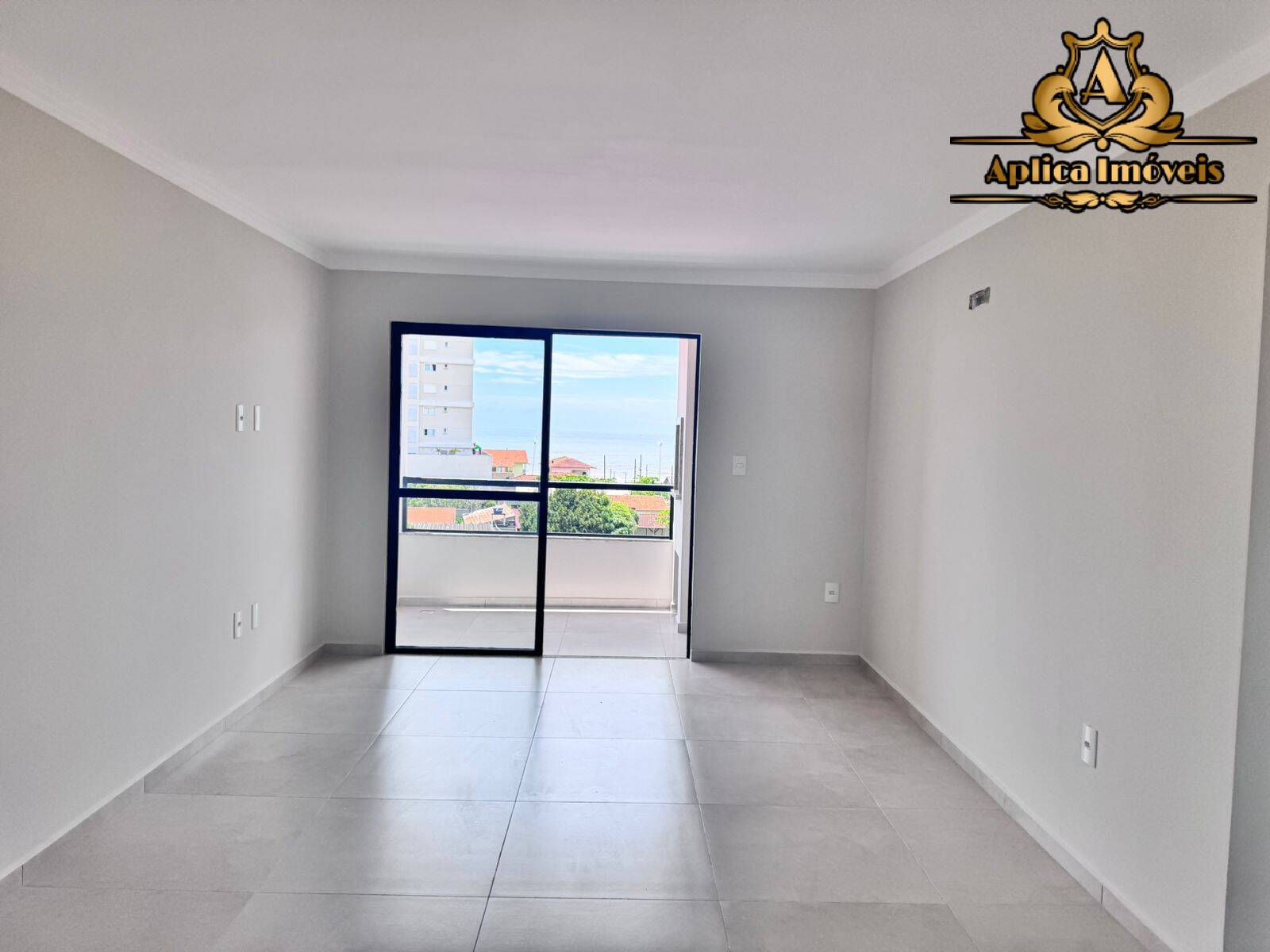 Apartamento à venda com 2 quartos, 75m² - Foto 4