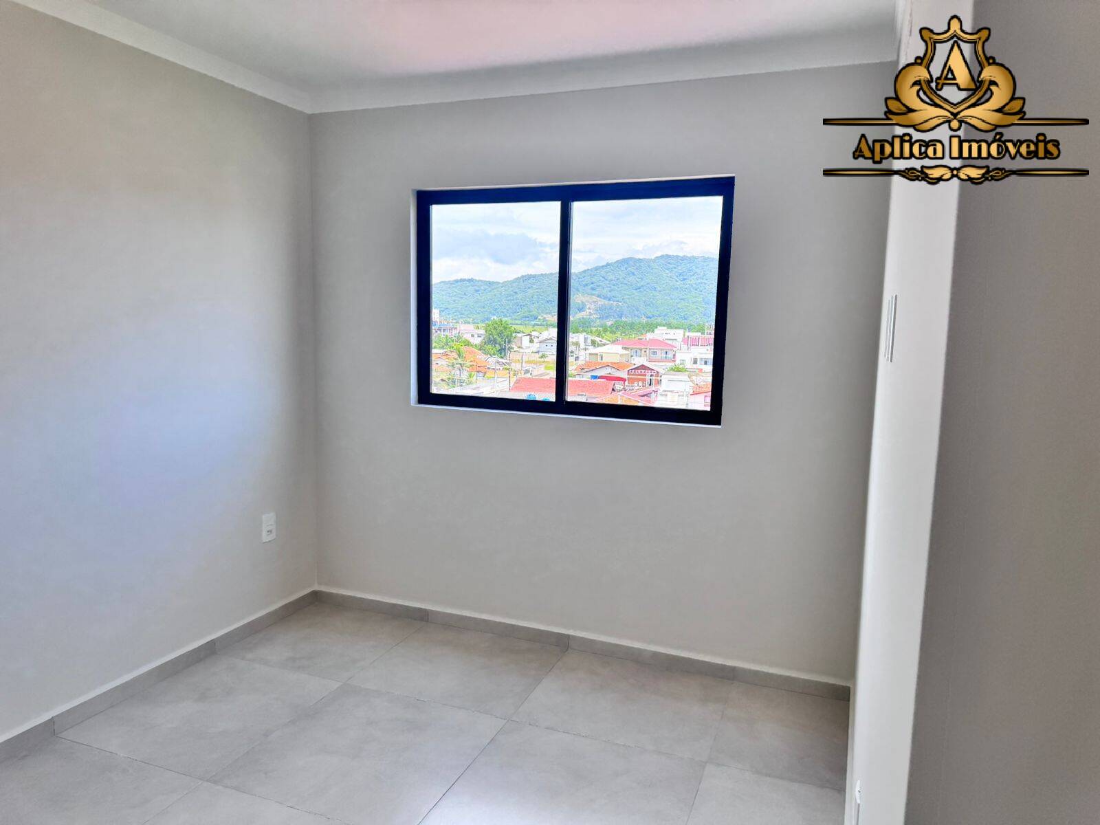 Apartamento à venda com 2 quartos, 75m² - Foto 9