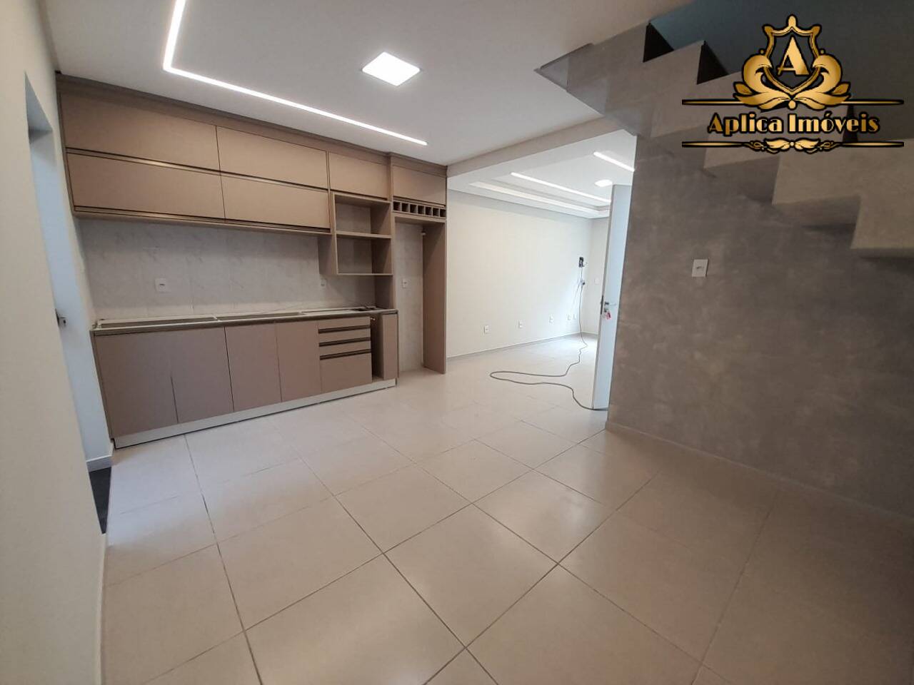 Casa à venda com 2 quartos, 92m² - Foto 1