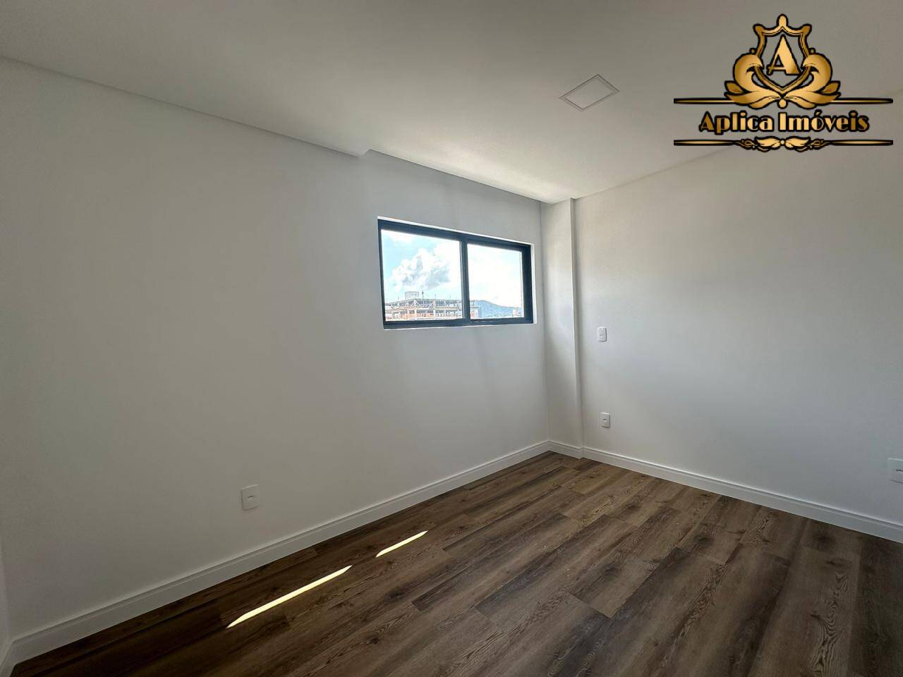 Apartamento à venda com 2 quartos, 85m² - Foto 2