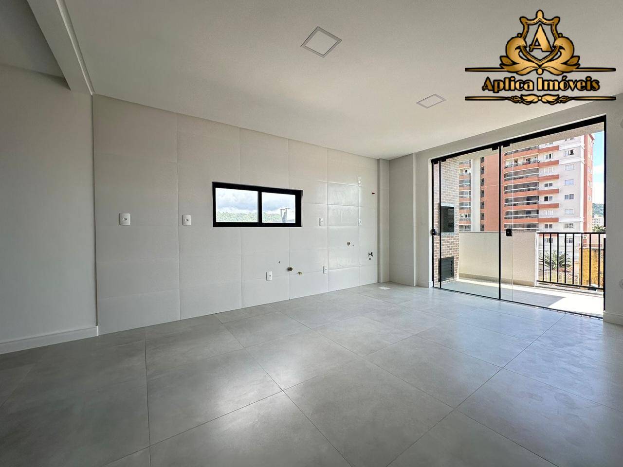 Apartamento à venda com 2 quartos, 85m² - Foto 3