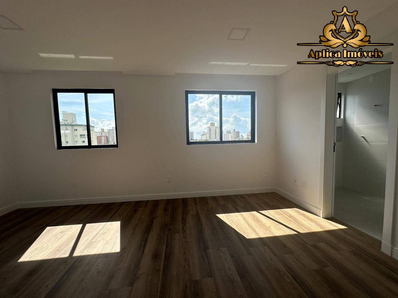 Apartamento à venda com 2 quartos, 85m² - Foto 4